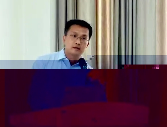 郑一鸣.jpg 郑一鸣.jpg